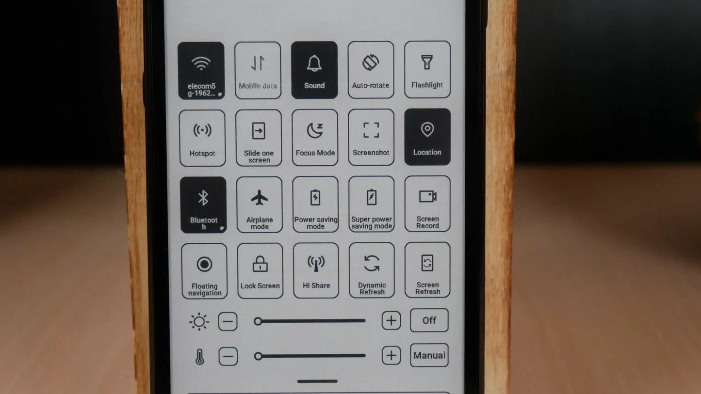 Hisense A9 smartphone with E INK