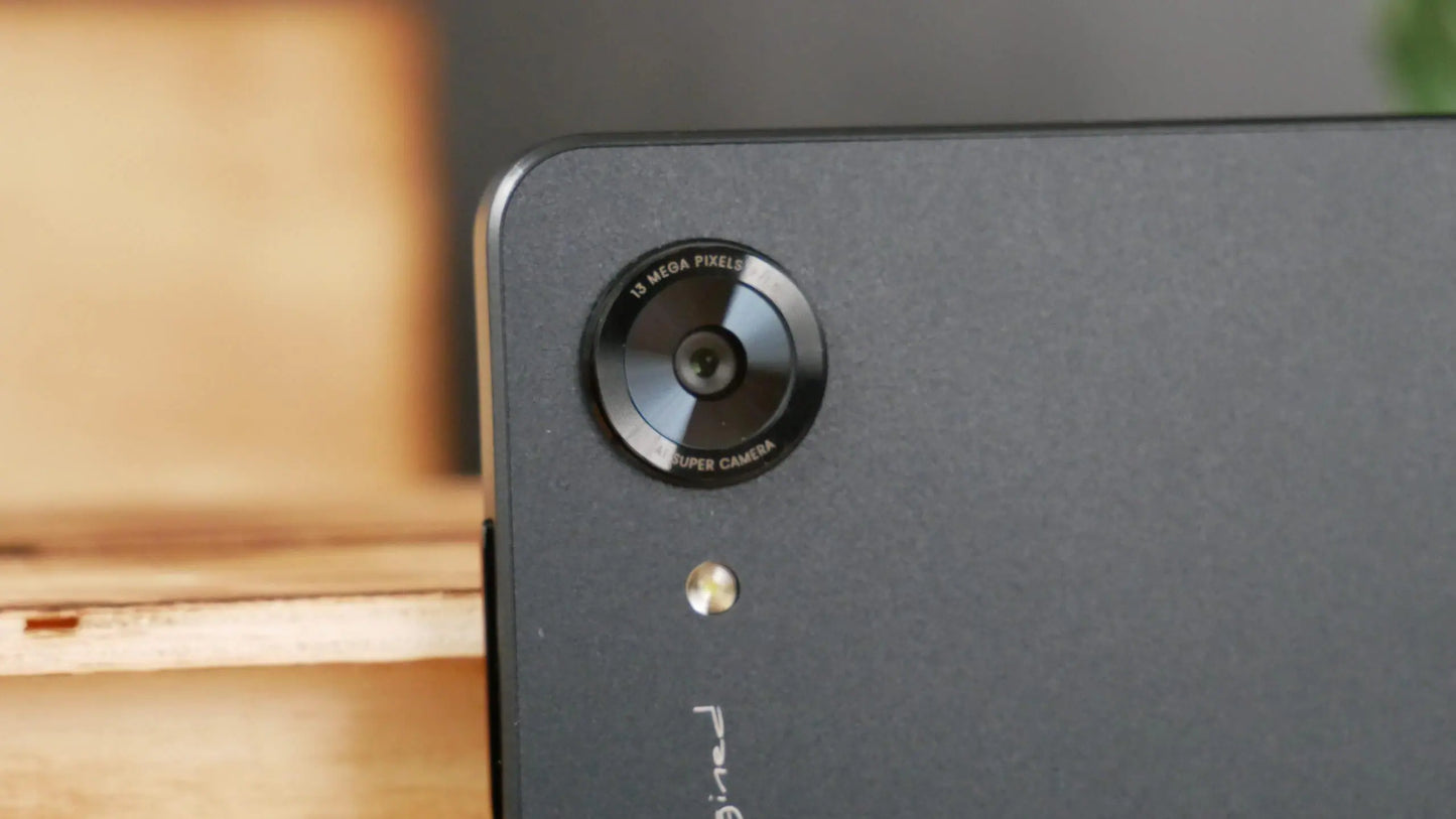 Hisense A9 smartphone with E INK